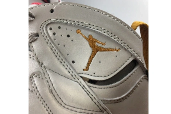 7 BV6281-006 AIR JORDAN BV6281-006 CARDINAL” “REFLECTIVE 0813